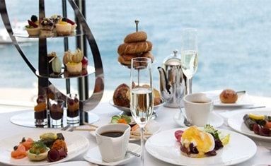 bogazda-teknede-kahvalti